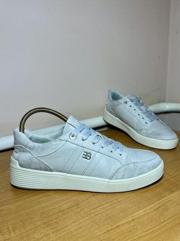 Жіночі світло-сірі кросівки Esprit, 38 розмір 470 фото