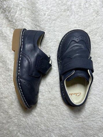 Дитячі шкіряні туфлі Clarks 25&ndash;26 розміру 98 фото